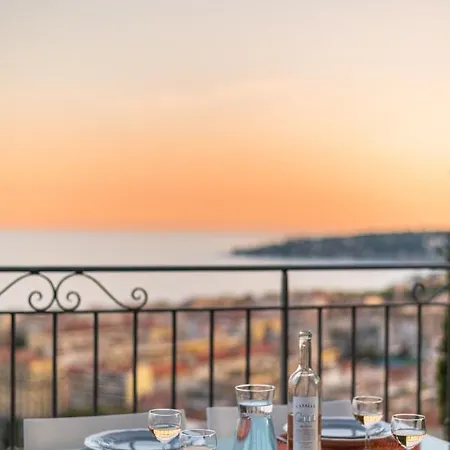 Villa Magnifique D'époque, Avec Vue Imprenable Sur Et La Mer