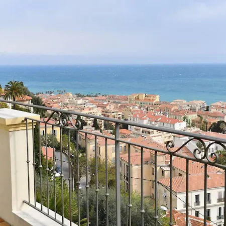 Villa Magnifique D'époque, Avec Vue Imprenable Sur Et La Mer Menton
