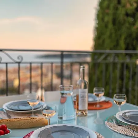 Magnifique D'époque, Avec Vue Imprenable Sur Et La Mer Villa Menton