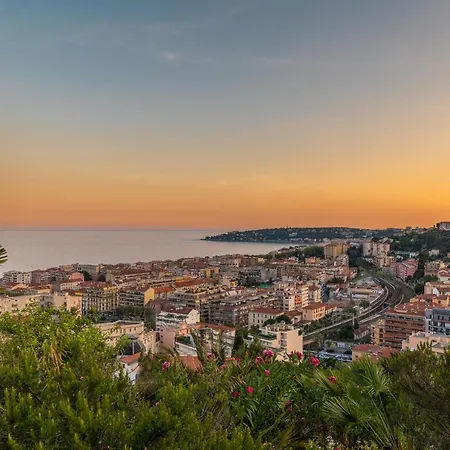 Villa Magnifique D'époque, Avec Vue Imprenable Sur Et La Mer